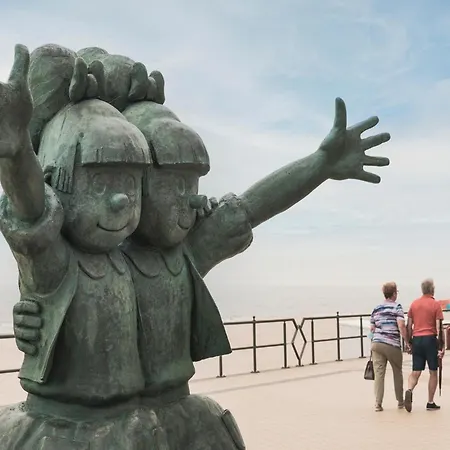 Daire Near Zeedijk Beach, Cleaning Included Middelkerke