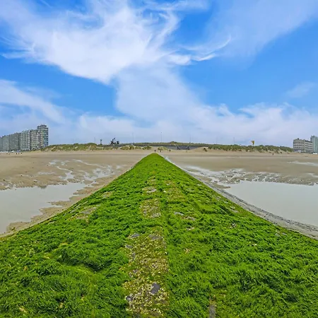 Near Zeedijk Beach, Cleaning Included Middelkerke